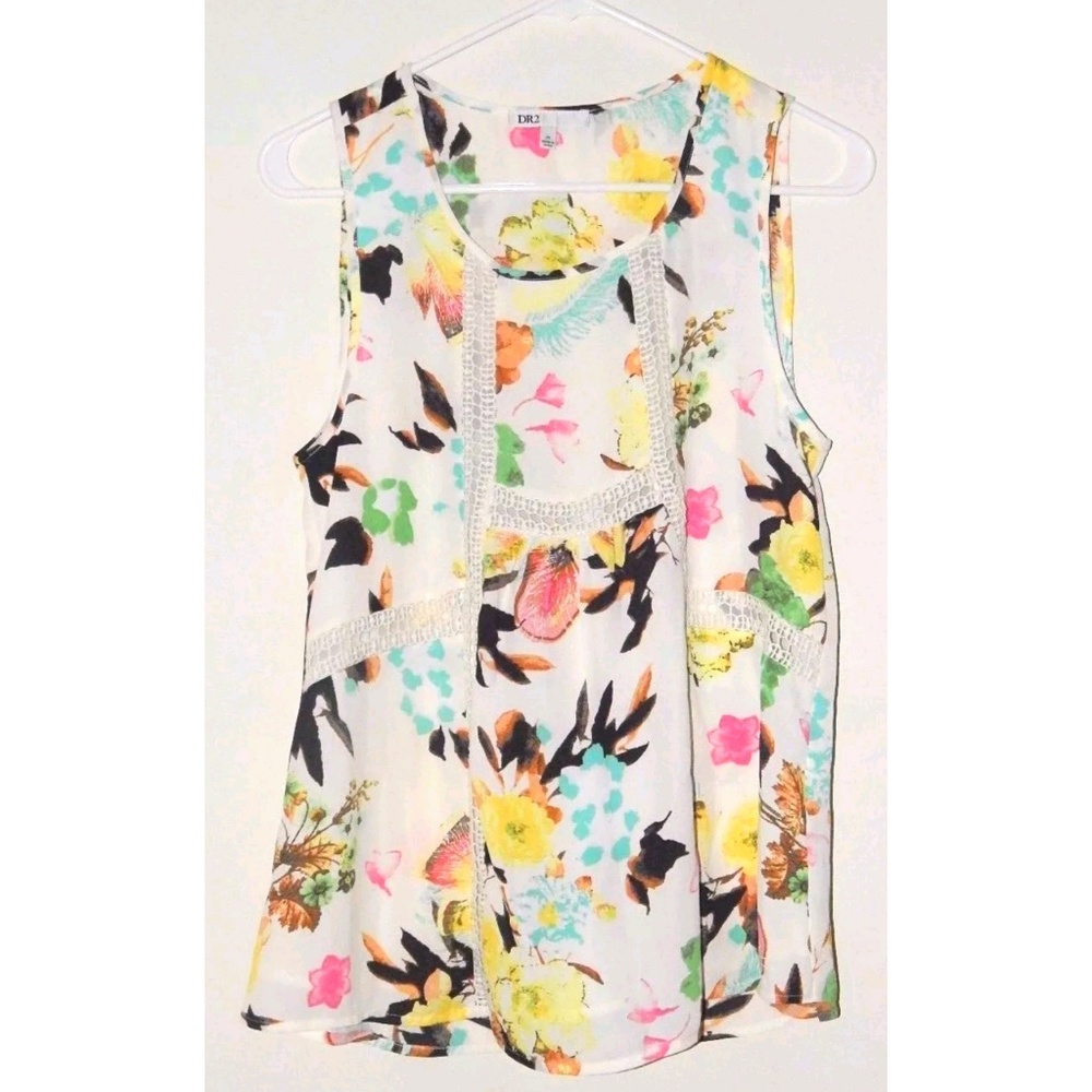 DR2 Daniel Rainn XS
Floral Crochet Cut Out Blouse